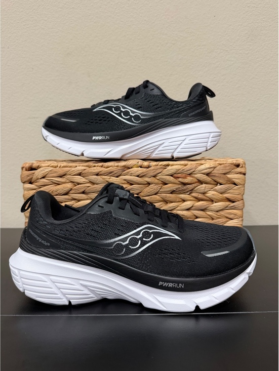 Saucony Shoes - Size 6 - Saucony Women’s Guide 18 Extra Wide “Black White”